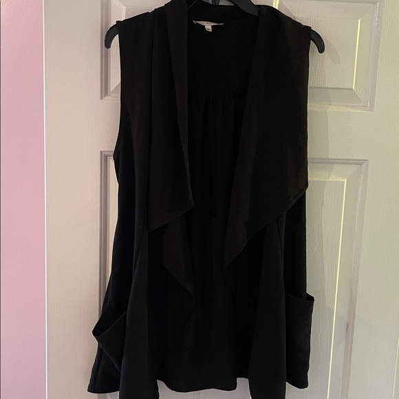 Lily Black Sleeveless Drape Vest - Picture 1 of 3